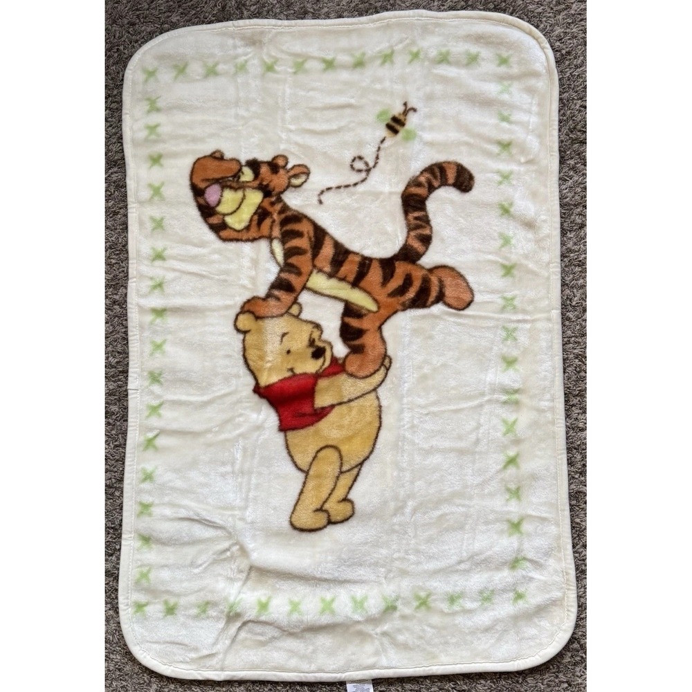 Winnie the Pooh Holding Tigger Soft Fleece Plush Baby Blanket Crown Crafts Vtg